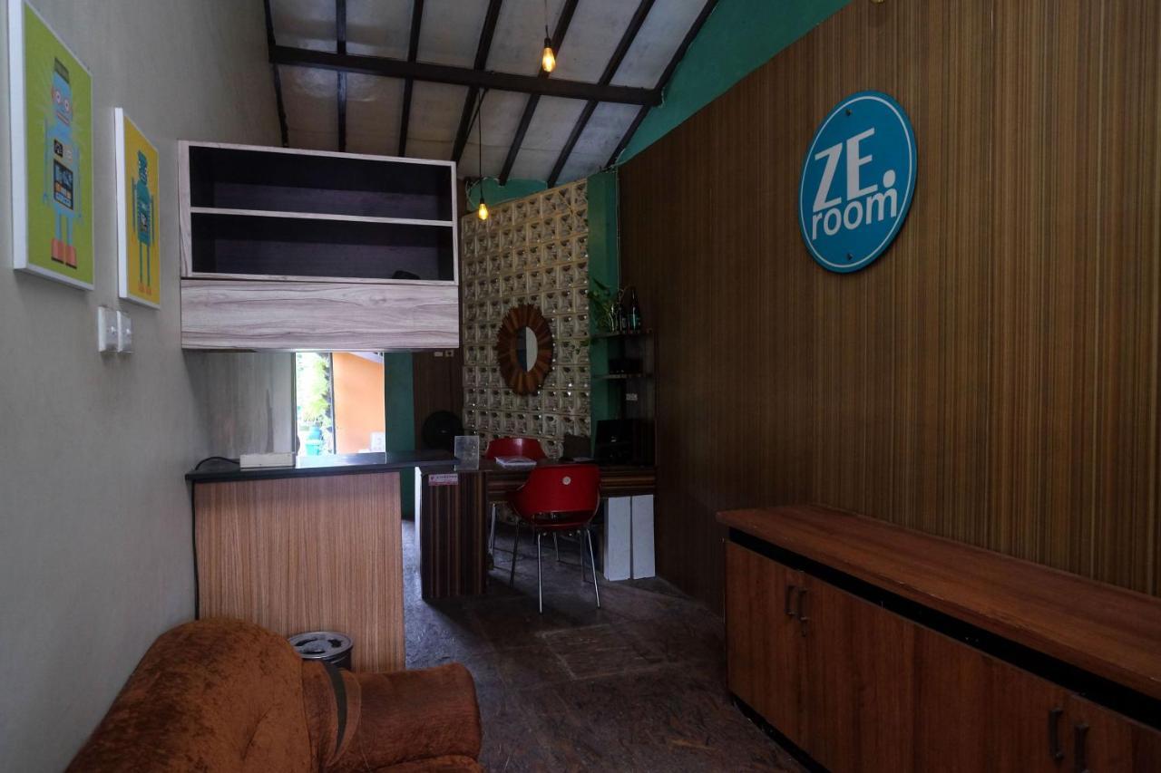 Reddoorz Near Lotte Mart Maguwoharjo Yogyakarta Hotell Eksteriør bilde